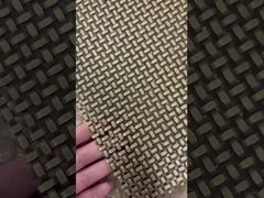 Parement en treillis métallique pour la construction de bâtiments